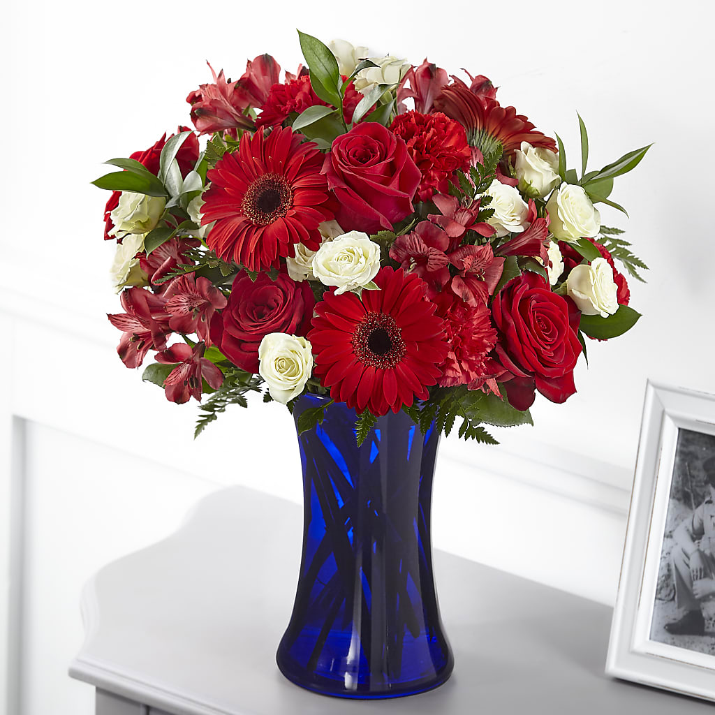 Hearts Embrace Bouquet – Hawes Florist Llc, Maynard MA