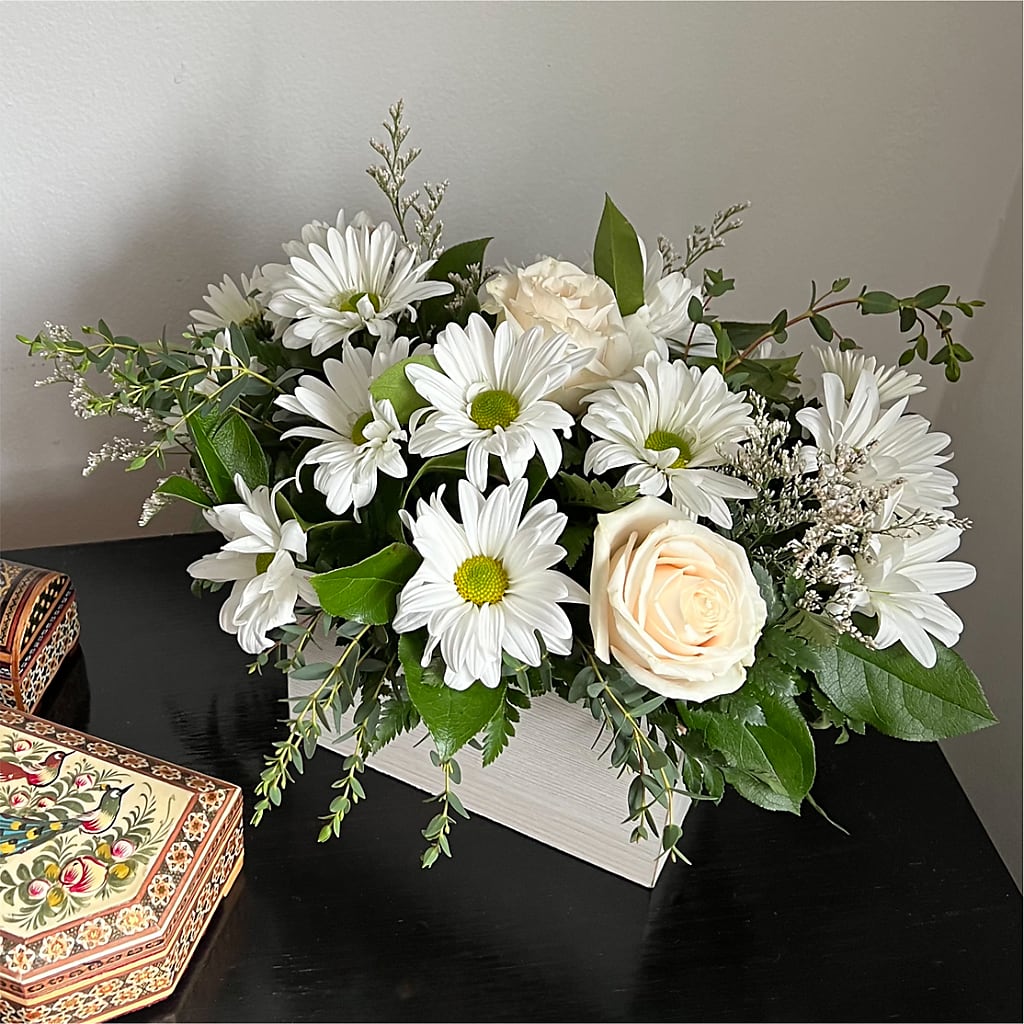 Fresh Linen Box Bouquet –  Hawes Florist Llc, Maynard MA